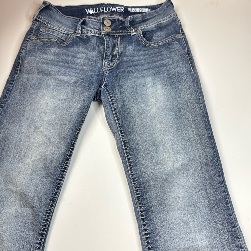 Wallflower Womens size 3R denim Luscious Curvy Bootcut jeans Mid rise